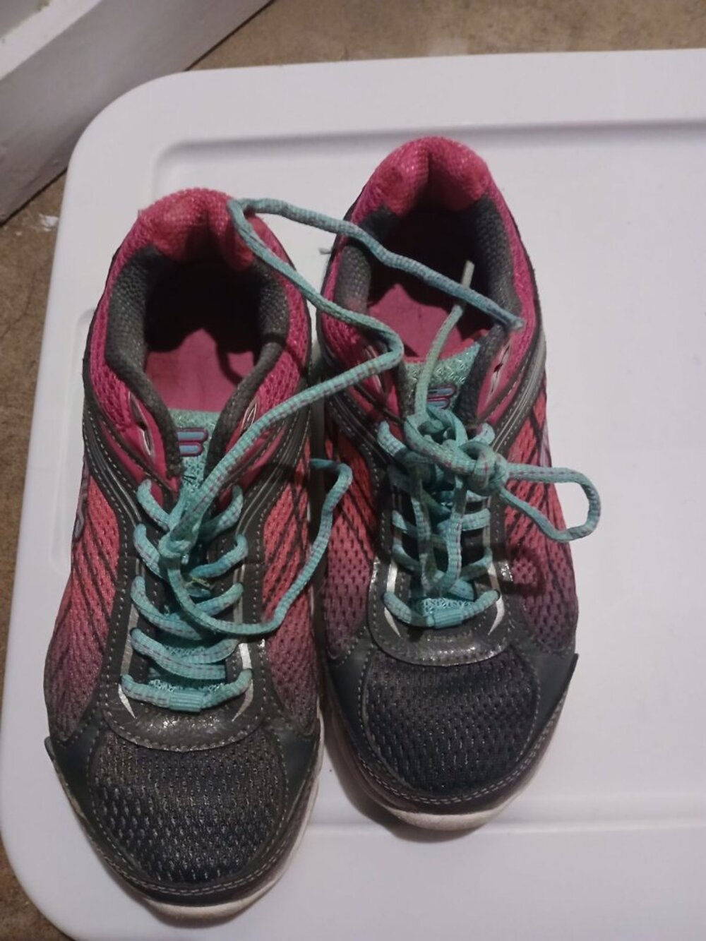 Fila Girls US 7 Pink and Gray and Teal Shoes